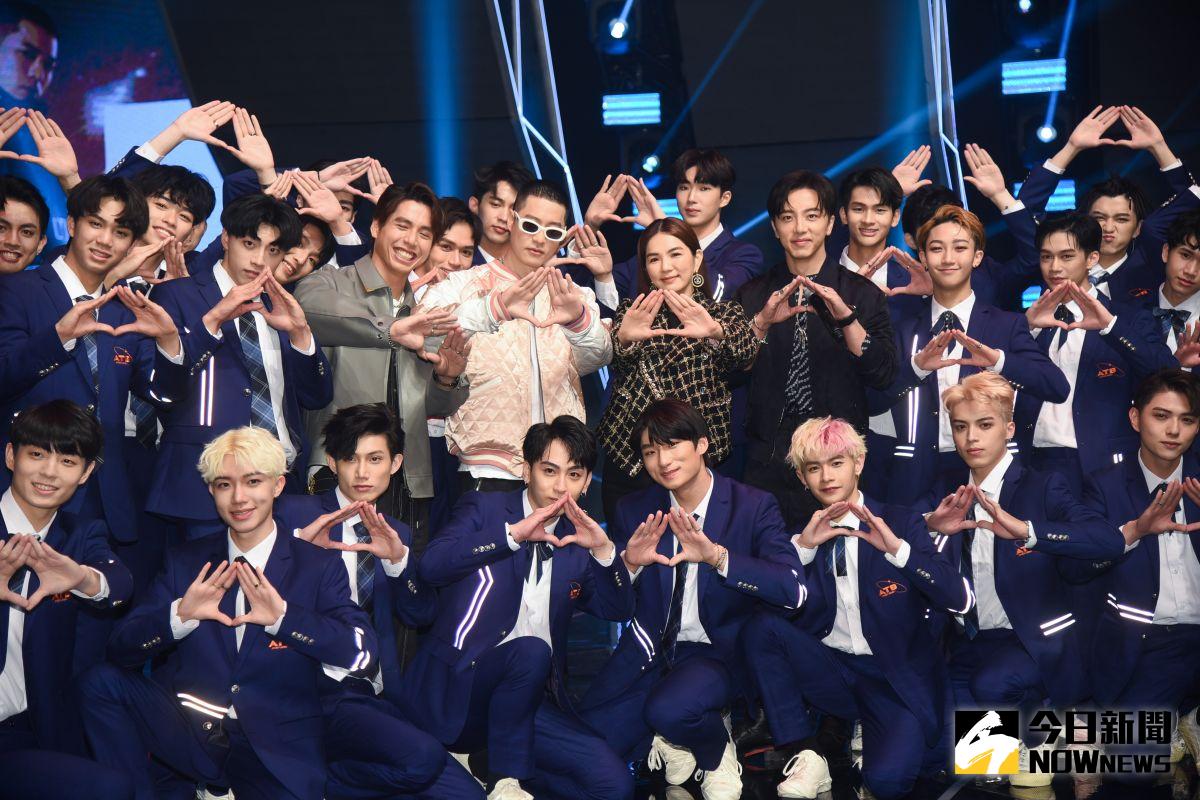 ▲去年播出的男團選秀節目《原子少年AtomBoyz》，掀起台灣許久未見的偶像團體熱潮，並入圍金鐘獎最佳綜藝節目。（圖／記者陳明安攝）