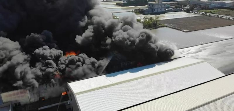 彰化鹿港驚傳火警！黑濃煙蓋天　250坪工廠付之一炬
