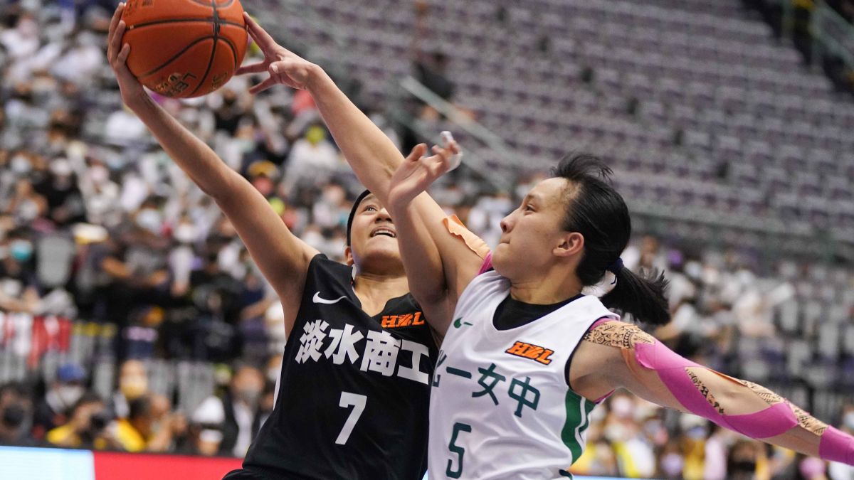 ▲HBL淡水商工李恩芯遭北一女中宋瑞蓁封阻。（圖／高中體總提供）