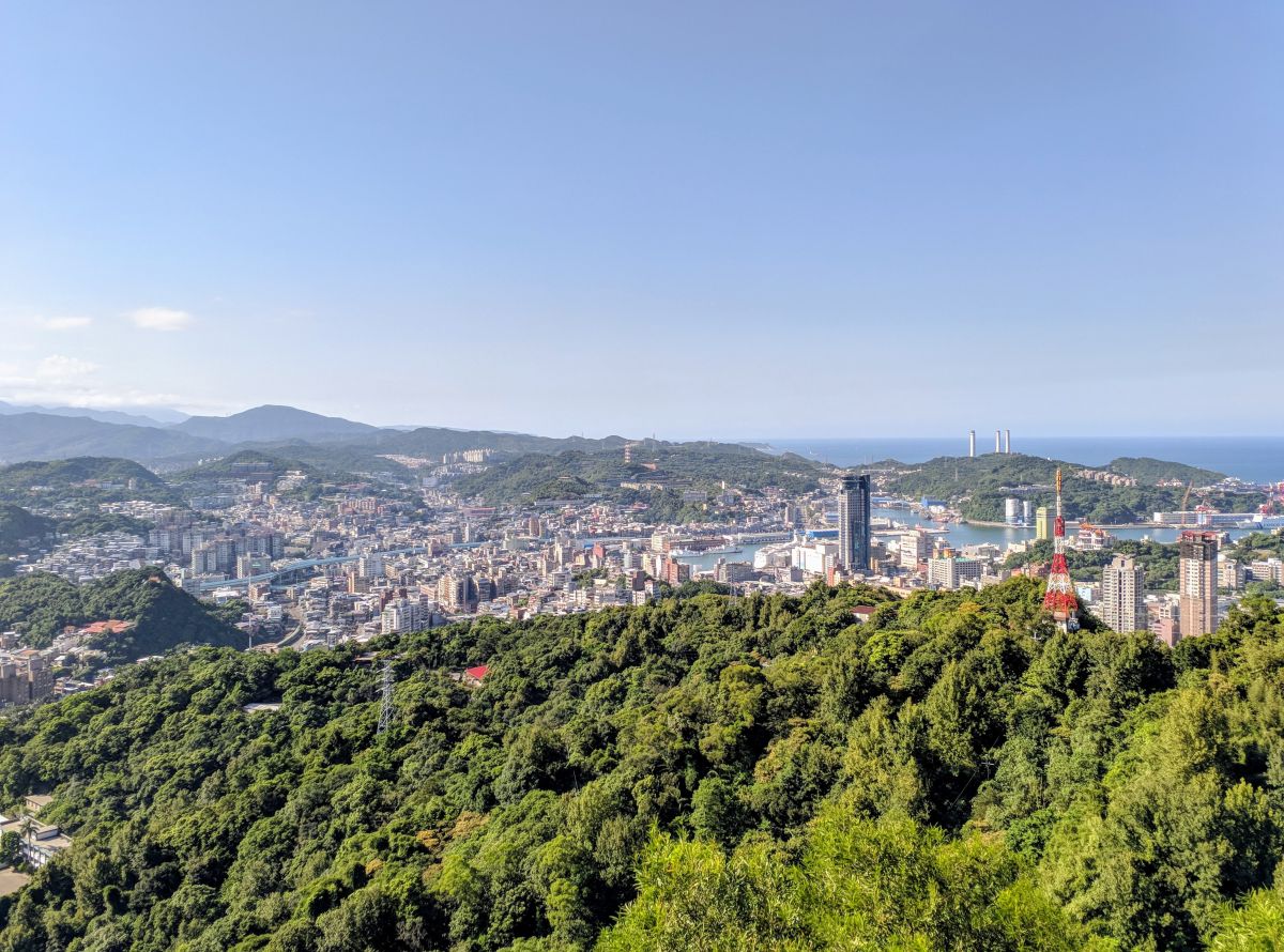 ▲基隆捷運拍板定案，未來在捷運利多加持下，基隆七堵、暖暖這兩區房市看俏，台灣房屋預估，房價將有上看3字頭的實力。（圖／台灣房屋提供）