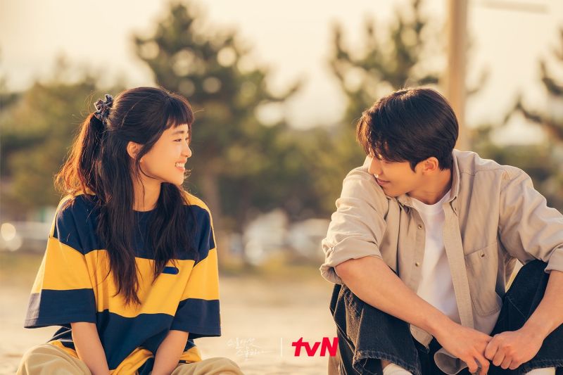 ▲劇中，金泰梨（左）跟南柱赫正式搞曖昧。（圖／tvN）