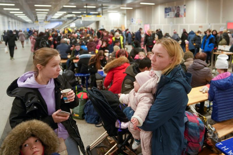烏克蘭難民逃往西歐　柏林成重要轉運站
