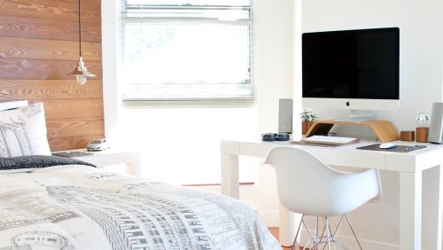 ▲女網友分享,第一次去男友租屋處,因為房間椅子不多,沒多想就一屁股坐在床上,沒想到下場差點被分手。(示意圖/取自pixabay.) ▲女網友分享,第一次去男友租屋處,因為房間椅子不多,沒多想就一屁股坐在床上,沒想到下場差點被分手。(示意圖/取自pixabay.)