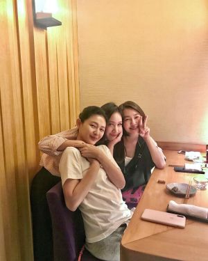大S ▲大S(左)離婚後顏值回春,瘦回瓜子臉。(圖/翻攝sophiachen428 IG)