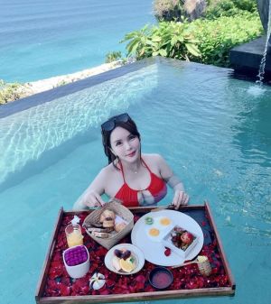 ▲袁女日前也控訴丈夫劈腿。(圖/翻攝自袁曼軒IG) ▲袁女遭控訴劈腿。(圖/翻攝自袁曼軒IG)