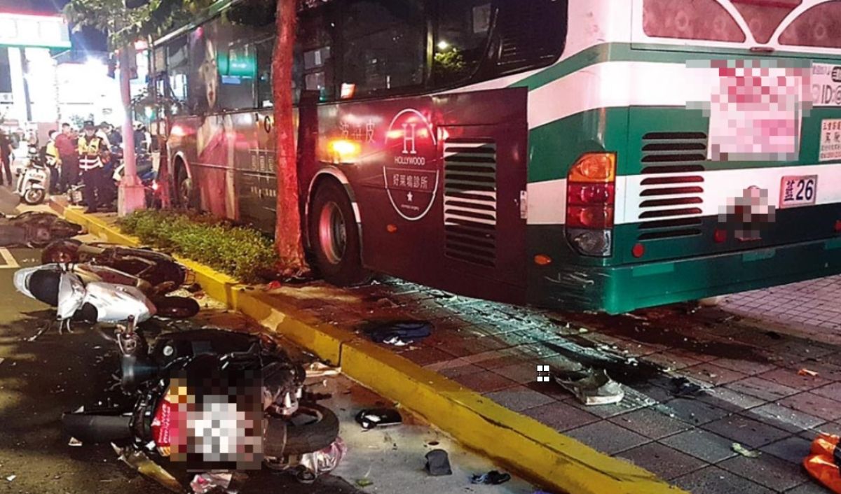 ▲許男毒駕撞上人行道釀1死1傷悲劇。（圖／翻攝畫面）