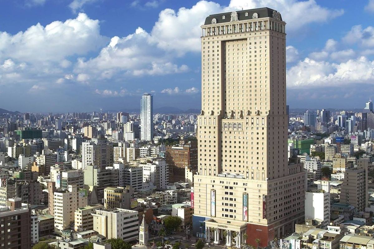 ▲漢神百貨為高雄著名地標。（圖／取自《漢神百貨》臉書）