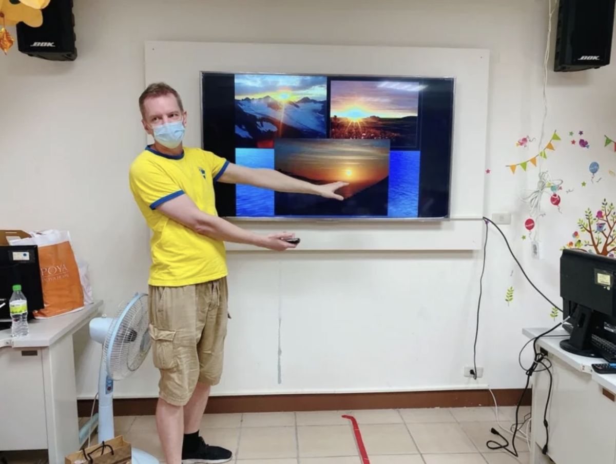 ▲新住民介紹瑞典重要傳統節慶的復活節與仲夏節。（圖／移民署宜蘭縣服務站提供）