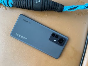 小米12 Pro。(圖/記者周淑萍攝) ▲小米12 Pro。(圖/記者周淑萍攝)