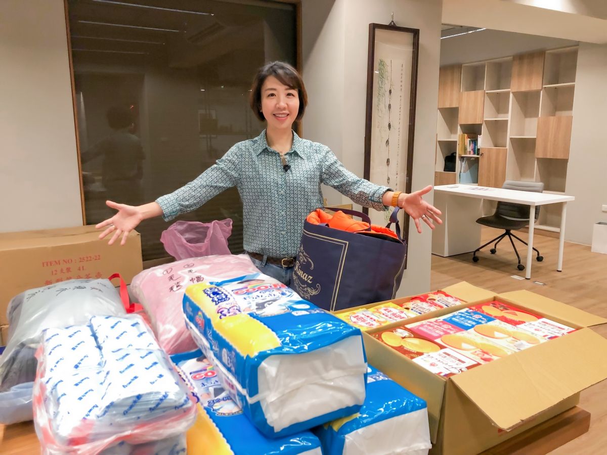 ▲新竹市議員李妍慧「集結新竹隊」，送物資挺烏克蘭。（圖／李妍慧提供）