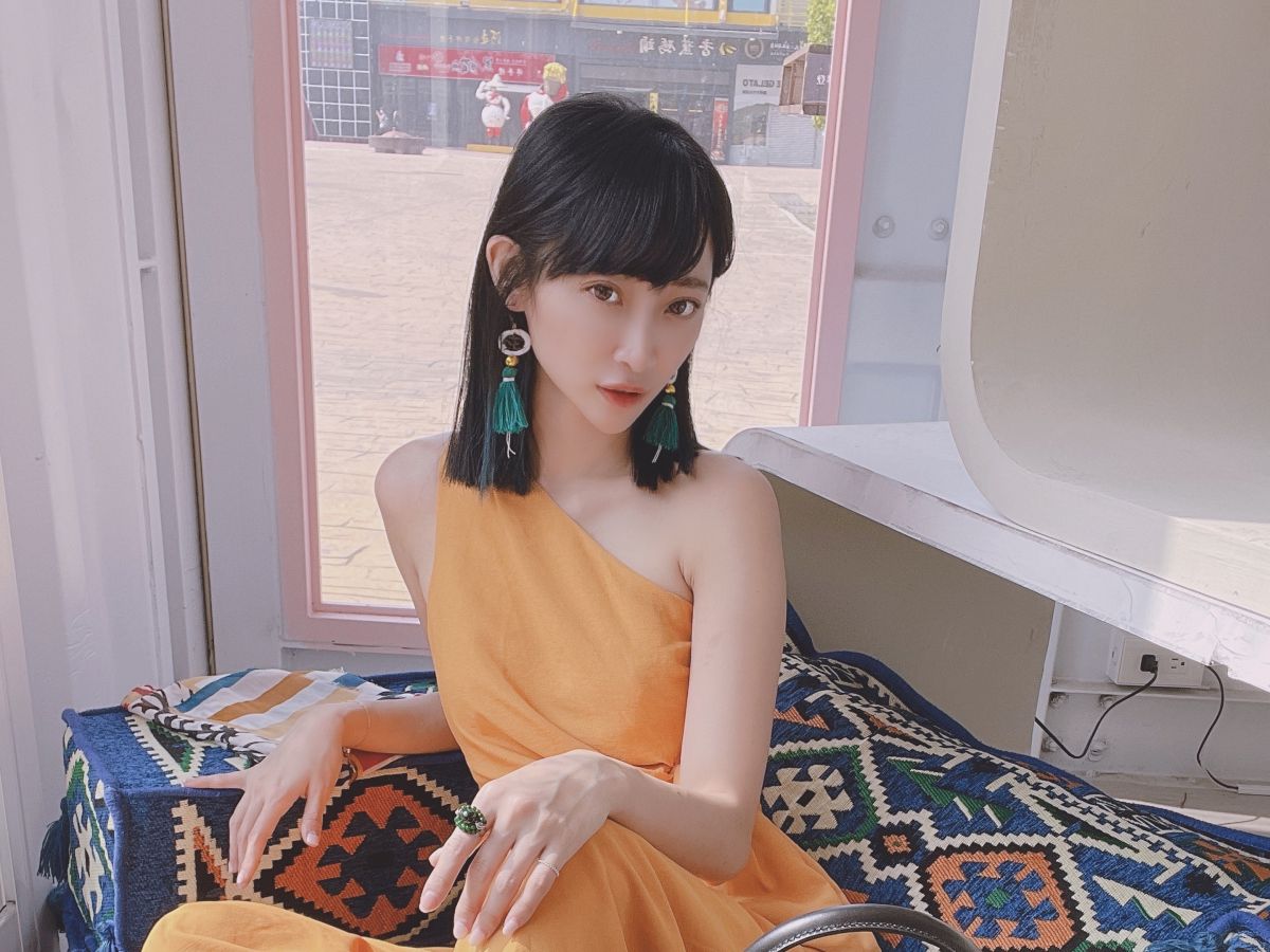 ▲黎晏孜看鬼片嚇到跑去收驚。（圖／黎晏孜工作室提供）