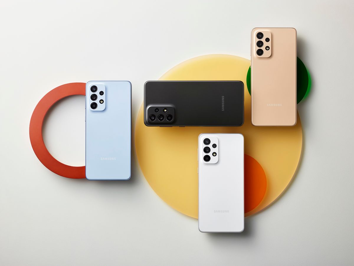 ▲三星Galaxy A33共推出蜜桃豆豆、水藍豆豆、潮黑豆豆及沁白豆豆共四款顏色選擇。(圖／台灣三星提供)
