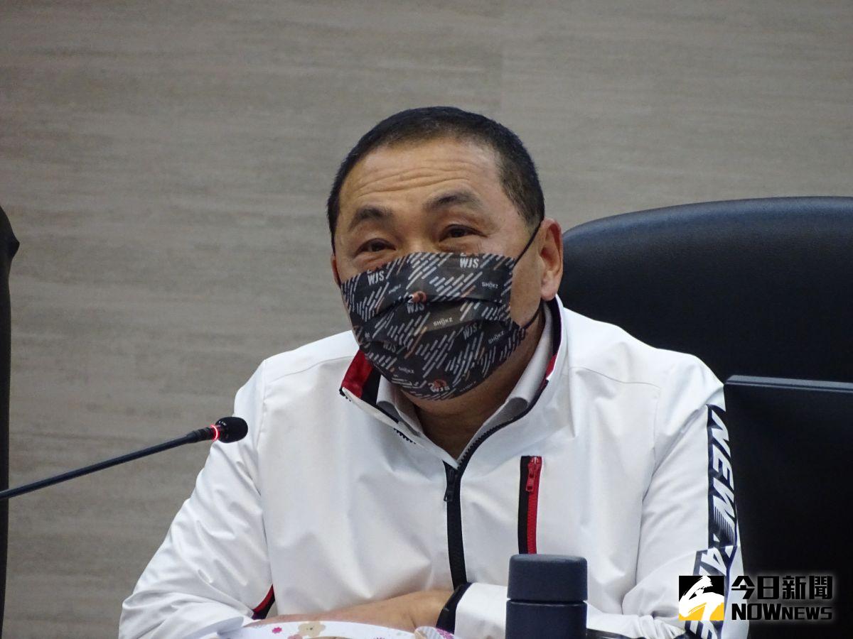 ▲新北市長侯友宜過去就曾在新北市議會對民進黨新北市議員反質詢。（圖／記者呂炯昌攝）