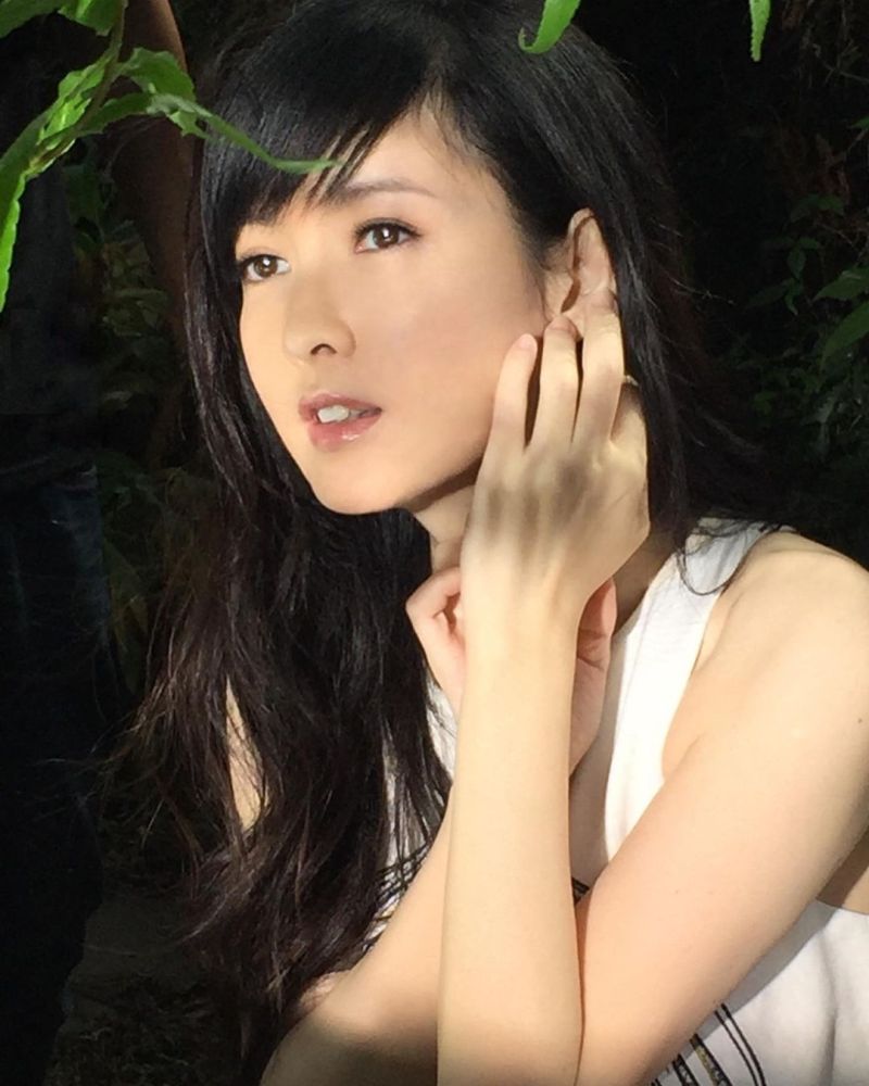 ▲周慧敏保養得宜。(圖/周慧敏IG)