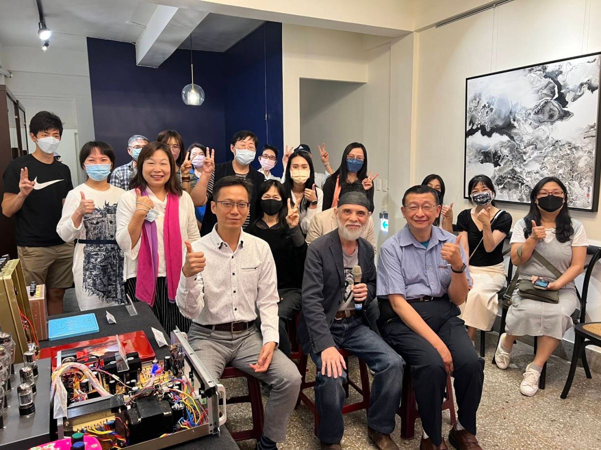 ▲由鄧志浩彈唱結合姬一國的音響聯合匯演的「笑傲江湖」音樂會，今日在羿廊舉行。（圖／羿廊提供)