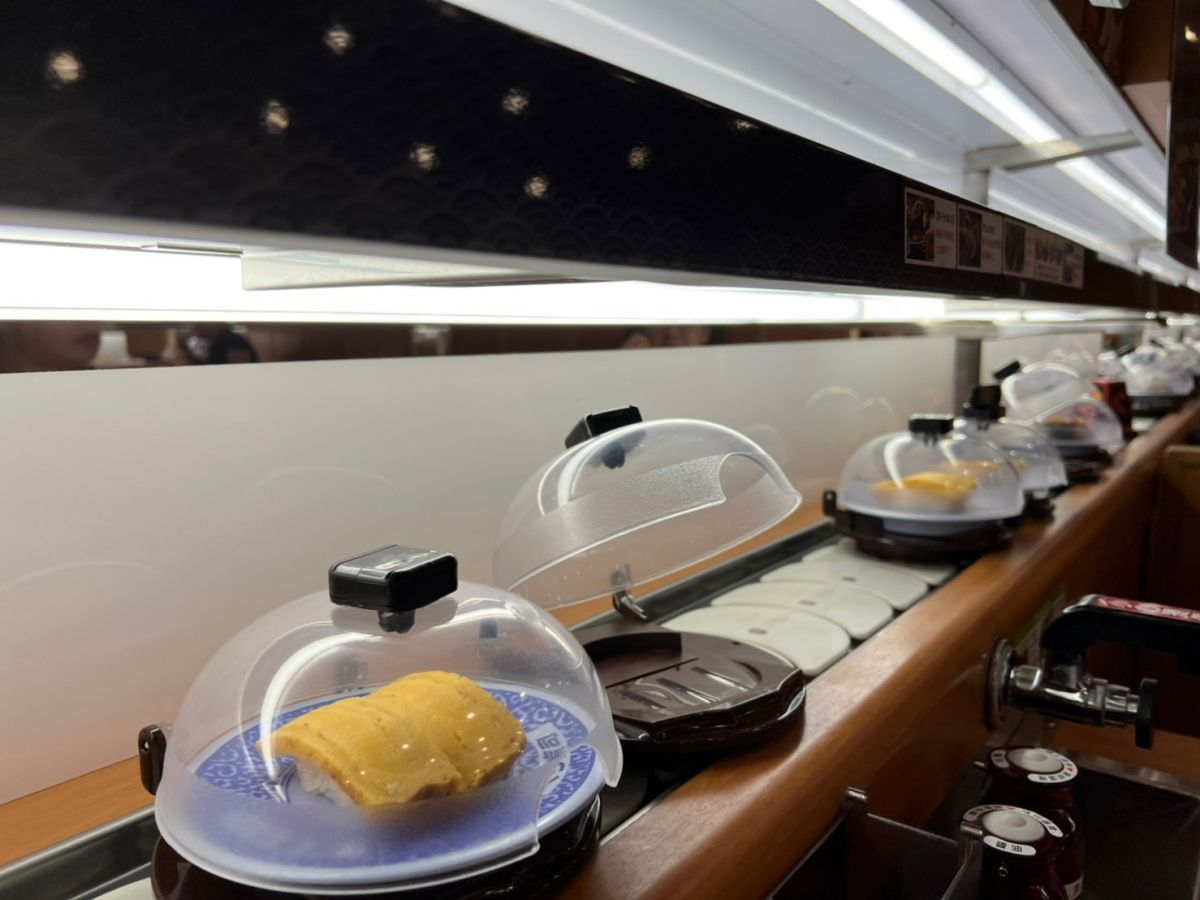 ▲近來日本掀起了「迴轉壽司之亂」，許多人故意在店內惡作劇，引發爭議。（示意圖，非當事店家／記者賴禹妡攝）