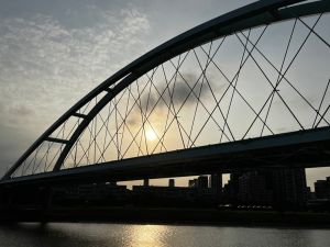 把握好天氣尾聲！鋒面明深夜報到　北部有雨氣溫驟降8℃
