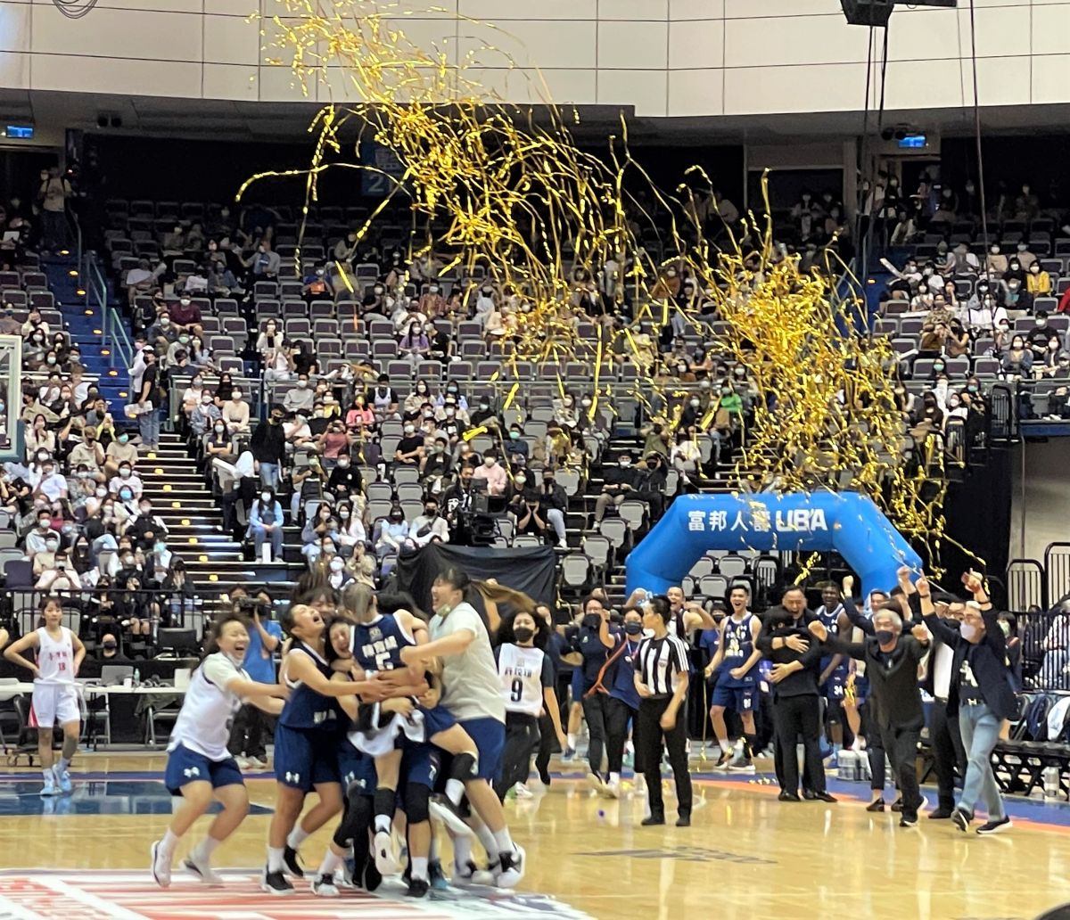 ▲世新大學完成三連霸。（圖／鍾東穎）