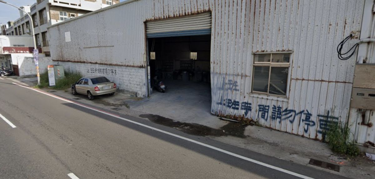 ▲這起外籍移工撞上轎車事故發生於19日中午，在縣道204隘門、西文新村公車站牌前。（示意圖／翻攝自google map）