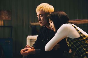 ▲吳慷仁(左)、李沐演繹邊緣人的處境。(圖/抓馬文化提供) ▲吳慷仁(左)、李沐演繹邊緣人的處境。(圖/抓馬文化提供)