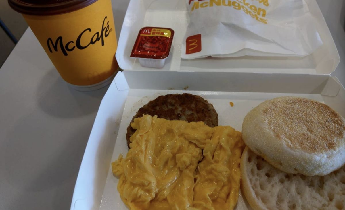 ▲麥當勞早餐提供選項眾多，也成為不少上班族的最愛。（圖/爆廢公社）