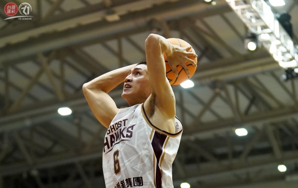 ▲「獵鷹航空」劉駿霆體能勁爆，成為聯盟最會灌本土球員。 （台灣運彩xT1聯盟提供）