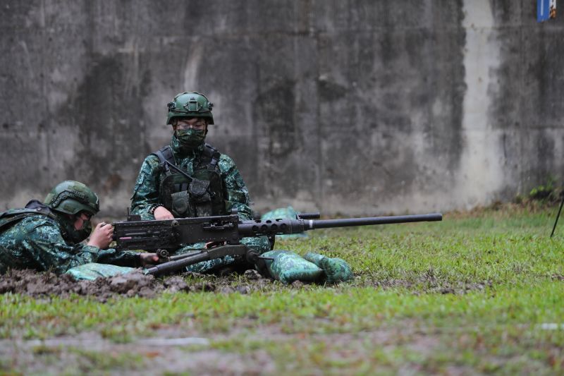 ▲新式教召員進行50機槍歸零射擊訓練。(圖／陸軍八軍團提供)