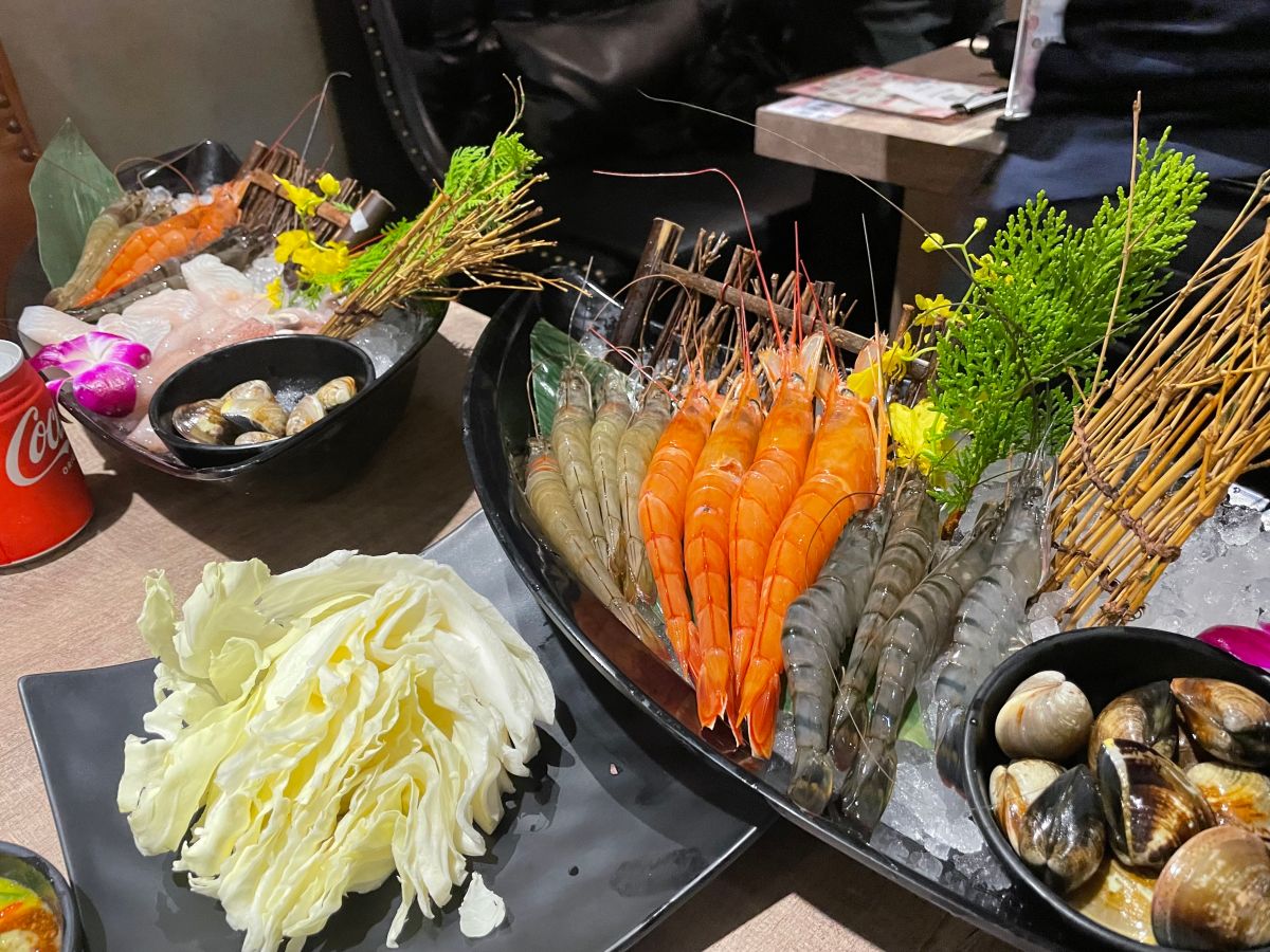 ▲原PO日前去吃新馬辣吃到飽火鍋，豈料一吃低調神物「蝦子」時，簡直驚為天人，大讚「比漁港吃到的還新鮮」。（圖／記者郭佩蓉攝）