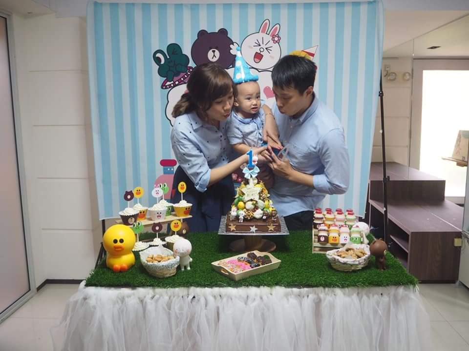 ▲劉洺愷坦言，剛交往時身邊的親友都不看好這段遠距離戀情。（圖／翻攝自AhBeeCakery臉書粉絲專頁）