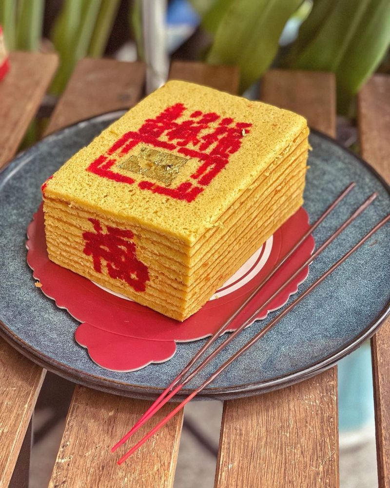 ▲台南台糖長榮酒店在去年中元節就曾推出「金紙蛋糕」，因應即將到來的清明節再度限時開賣。（圖／取自「幾路食記」）