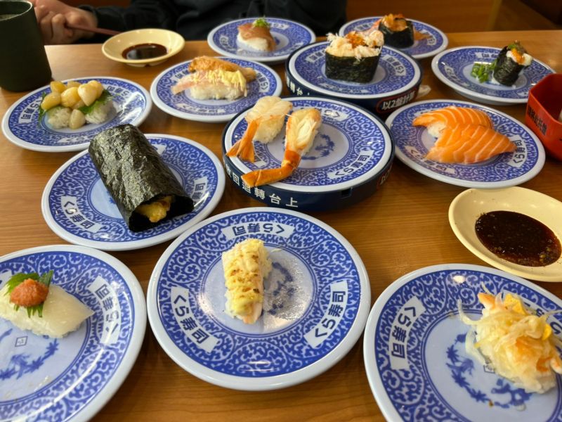 ▲網友推薦，若是想要多次享受扭蛋的樂趣可以選擇藏壽司。（圖／記者賴禹妡攝）