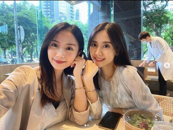 ▲莊郁琳和姊姊莊郁玟，曾登上網路論壇PTT表特板，被封為女神。（圖／翻攝自IG）