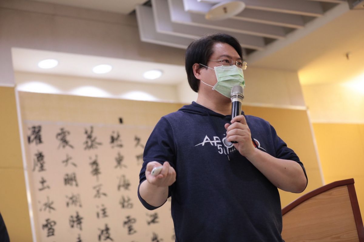 ▲林右昌透過錄影的方式表示，他將用最高的規格要求自己，會進行3天的居家隔離。（圖／基隆市政府提供，資料照）