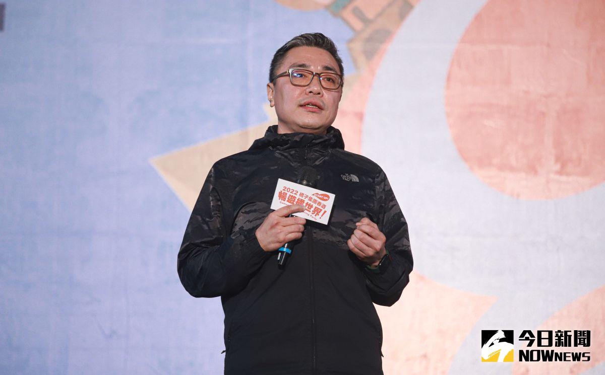 ▲橘子集團今（25）日舉辦春酒，董事長劉柏園上台精神喊話。（圖／記者葉政勳攝，2022.03.25）   