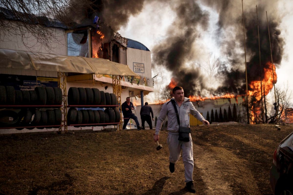 ▲世界衛生組織（WHO）各成員今天通過一項決議案，強烈譴責俄羅斯侵略烏克蘭戰爭和攻擊烏國境內醫衛設施，讓俄國在國際舞台進一步遭孤立。圖為烏克蘭哈爾科夫市。（圖／美聯社／達志影像）