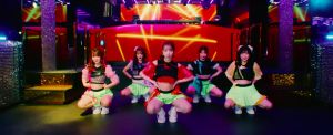 ▲三上悠亞(中)是C位。(圖/恵比寿マスカッツ【公式】YouTube) ▲三上悠亞(中)是C位。(圖/恵比寿マスカッツ【公式】YouTube)