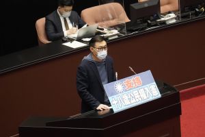 ▲國民黨立委江啟臣強調國民黨支持18 歲公民權入憲。（圖／記者羅婉庭攝，2022.03.25）