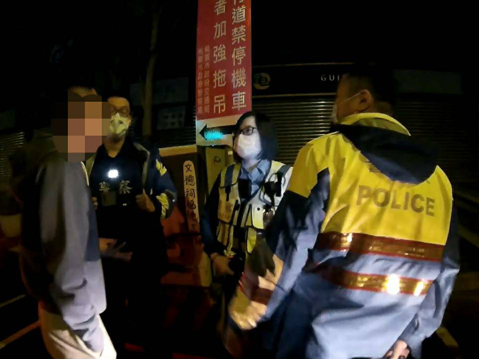 ▲酒駕男向警方供稱有找代駕，但現場卻沒有這個人。（圖／記者李春台翻攝）