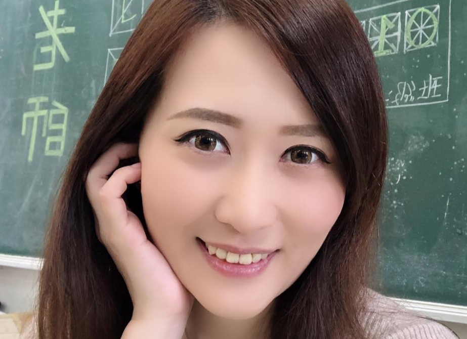 ▲藝人白白（白馨儒）日前在臉書《爆料公社》表示，有學生家長不滿成績太低，要求調整成績。（圖／翻攝白馨儒臉書）