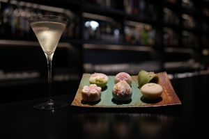 ▲限定款甜點餐酒套組「Sake martini」。（圖／交易吧提供）