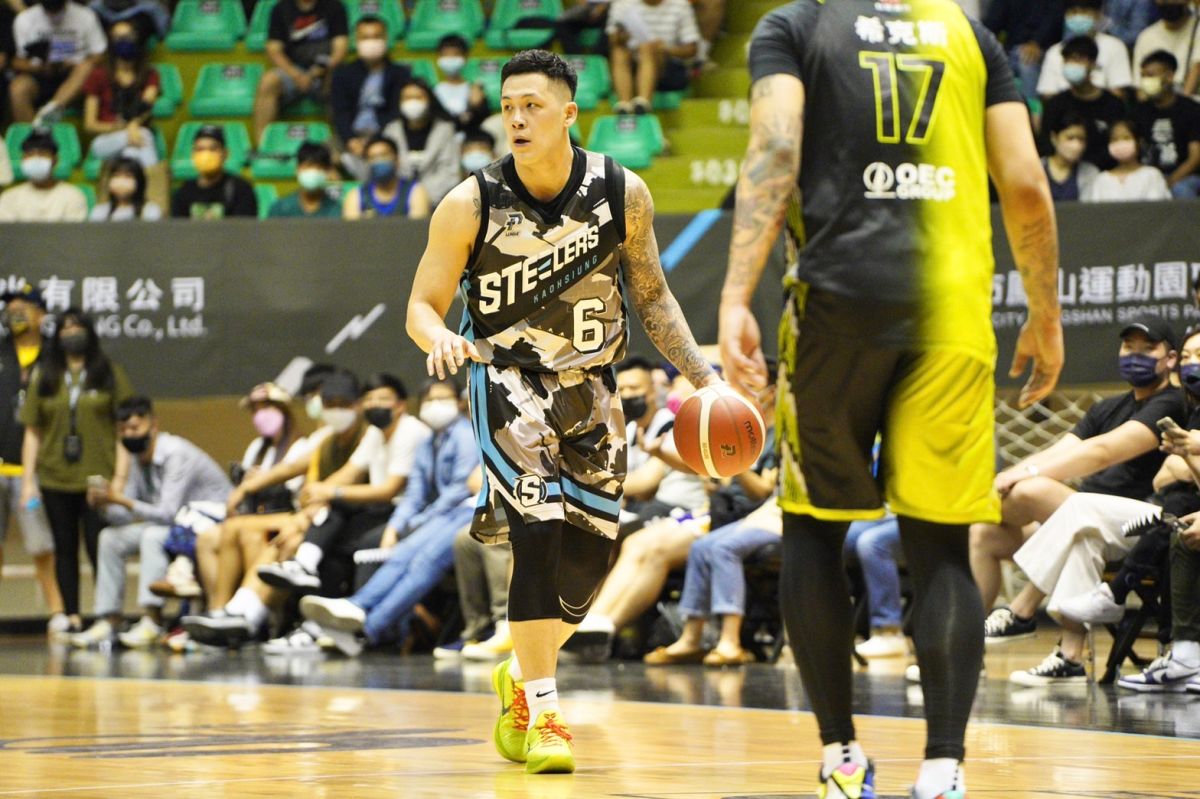 ▲高雄鋼鐵人周儀翔就打了38分鐘37秒，賽後笑說好喘。（圖／高雄鋼鐵人提供）