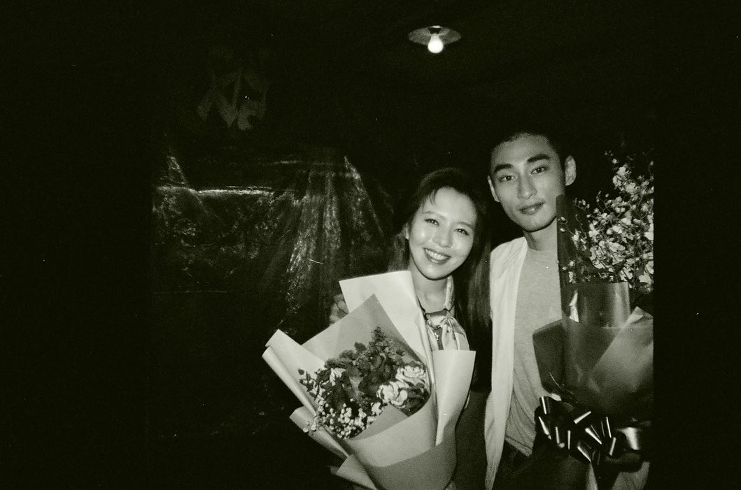 ▲章廣辰（右）分享和劉品言《華燈》花絮照。（圖／章廣辰IG）