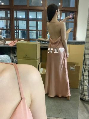 ▲鄭家純露背部曲線。(圖/鄭家純臉書) ▲鄭家純露背部曲線。(圖/鄭家純臉書)