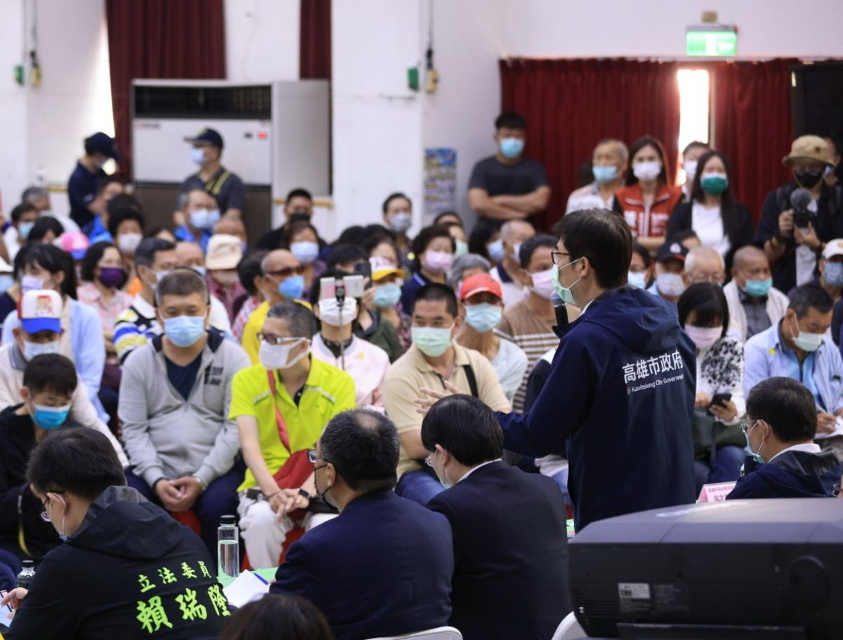 ▲高雄市政府在大林蒲活動中心召開遷村說明會。(圖／記者黃守作攝，2022.03.27)