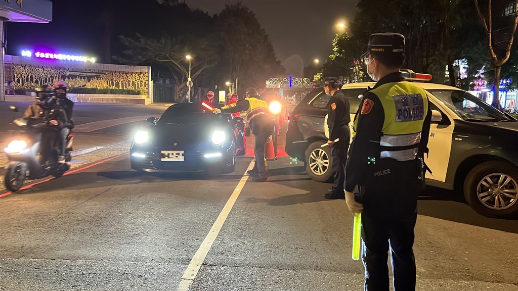 ▲台中市有位員警在處理交通事故時，稱呼一位50歲的婦人為「阿嬤」，結果遭到民眾投訴。（示意圖／警方提供）