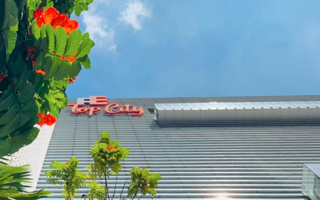 ▲台中大遠百電梯傳出故障，19名顧客受困在內1小時。（圖／翻攝自遠東百貨Top City台中大遠百臉書粉專）