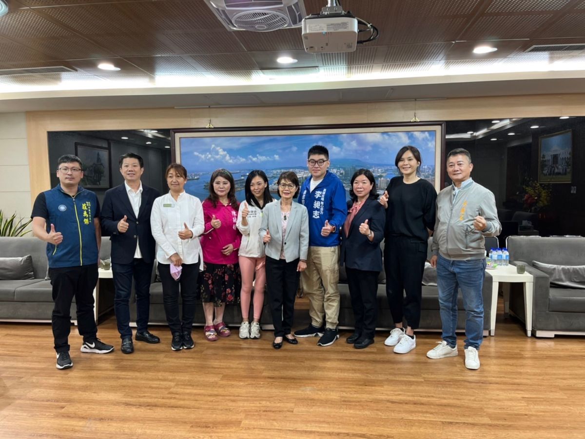 ▲國民黨左楠區初選激烈，新人5搶1，今（28）日老將新秀連袂拜訪議長曾麗燕。（圖／翻攝畫面）