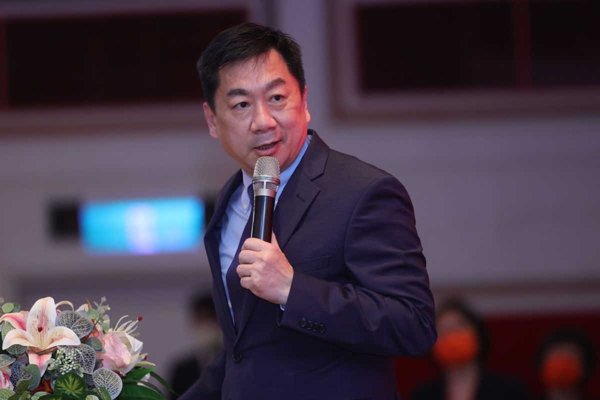 ▲內政部次長陳宗彥今天宣布，參與宗廟繞境活動者均須接種3劑疫苗方可參加，且活動中不得鑽轎腳或搶轎。（圖／總統府提供）