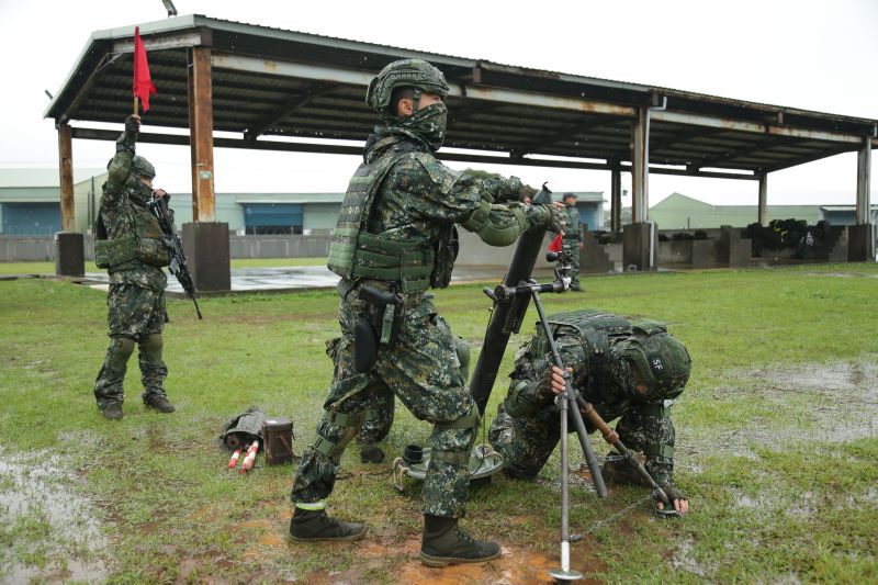 ▲陸軍航特部特5營迫砲訓練。(圖／軍聞社提供)