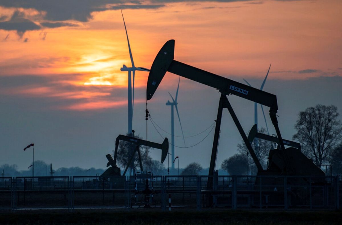 ▲法國「世界報」報導，法國能源業巨擘道達爾能源（TotalEnergies）持有部分股權的一個俄羅斯天然氣田，被利用來為攻擊烏克蘭境內目標的俄軍轟炸機提供燃料。示意圖。（圖／美聯社／達志影像）